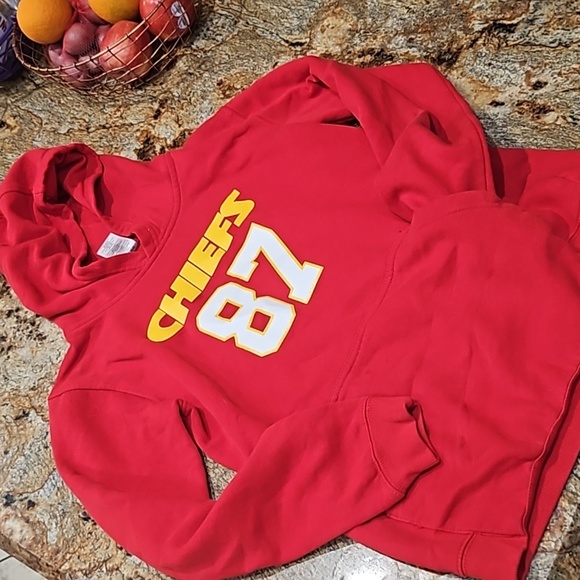Chiefs hoodie - Picture 2 of 5